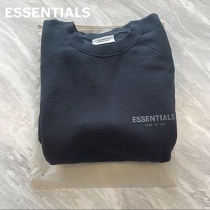 ESSENTIALS - BLACK CREWNECK - LARGE